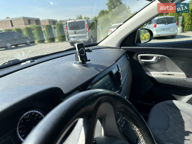Черный Киа Niro, объемом двигателя 1.6 л и пробегом 202 тыс. км за 13499 $, фото 47 на Automoto.ua