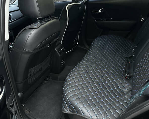 Чорний Кіа Niro, об'ємом двигуна 0 л та пробігом 190 тис. км за 16500 $, фото 7 на Automoto.ua