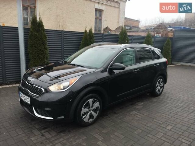 Чорний Кіа Niro, об'ємом двигуна 1.58 л та пробігом 89 тис. км за 14600 $, фото 5 на Automoto.ua