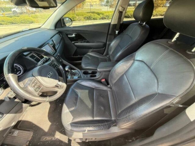 Чорний Кіа Niro, об'ємом двигуна 1.6 л та пробігом 35 тис. км за 16500 $, фото 7 на Automoto.ua