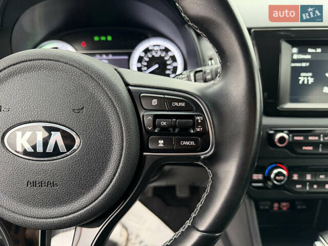 Черный Киа Niro, объемом двигателя 1.6 л и пробегом 98 тыс. км за 18999 $, фото 54 на Automoto.ua