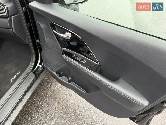 Черный Киа Niro, объемом двигателя 1.6 л и пробегом 98 тыс. км за 18999 $, фото 79 на Automoto.ua