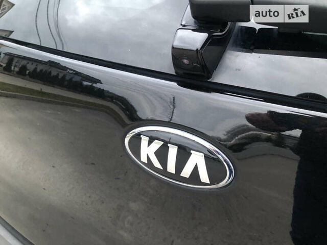 Чорний Кіа Niro, об'ємом двигуна 0 л та пробігом 158 тис. км за 18699 $, фото 14 на Automoto.ua