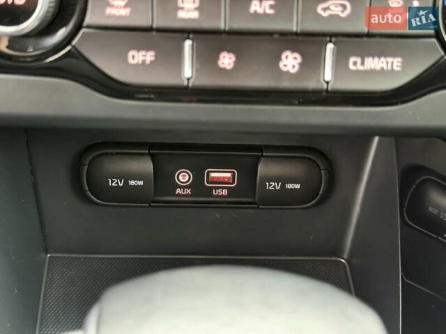 Черный Киа Niro, объемом двигателя 1.6 л и пробегом 98 тыс. км за 18999 $, фото 60 на Automoto.ua