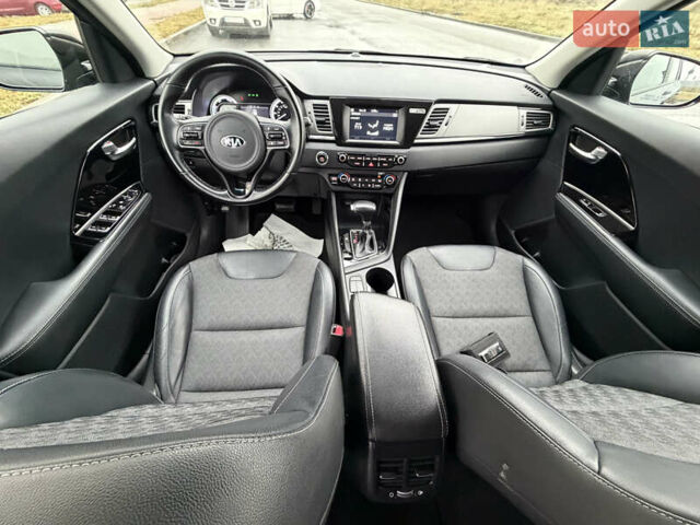 Черный Киа Niro, объемом двигателя 1.6 л и пробегом 98 тыс. км за 18999 $, фото 63 на Automoto.ua
