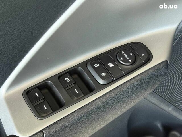 Черный Киа Niro, объемом двигателя 1.6 л и пробегом 65 тыс. км за 18190 $, фото 11 на Automoto.ua