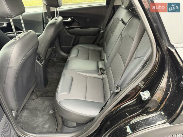 Черный Киа Niro, объемом двигателя 1.6 л и пробегом 98 тыс. км за 18999 $, фото 68 на Automoto.ua