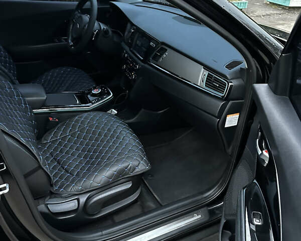 Чорний Кіа Niro, об'ємом двигуна 0 л та пробігом 190 тис. км за 16500 $, фото 10 на Automoto.ua