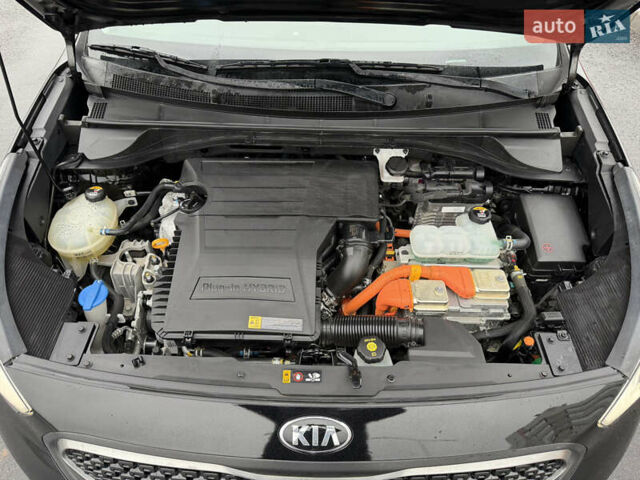 Черный Киа Niro, объемом двигателя 1.6 л и пробегом 98 тыс. км за 18999 $, фото 86 на Automoto.ua
