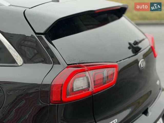 Черный Киа Niro, объемом двигателя 1.6 л и пробегом 98 тыс. км за 18999 $, фото 21 на Automoto.ua