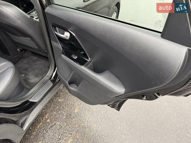 Черный Киа Niro, объемом двигателя 1.6 л и пробегом 98 тыс. км за 18999 $, фото 78 на Automoto.ua