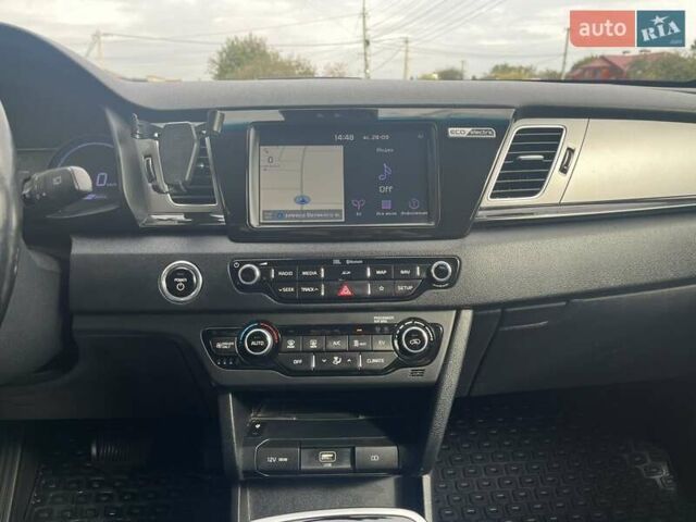 Черный Киа Niro, объемом двигателя 0 л и пробегом 209 тыс. км за 17200 $, фото 23 на Automoto.ua