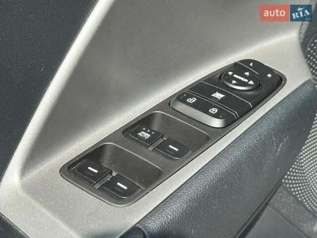 Черный Киа Niro, объемом двигателя 1.6 л и пробегом 65 тыс. км за 17440 $, фото 12 на Automoto.ua