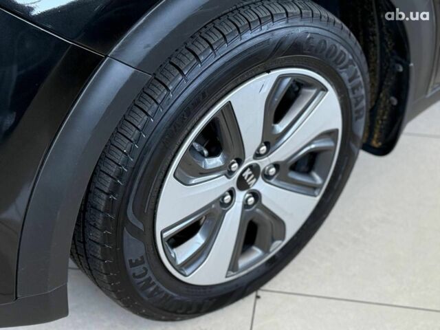 Черный Киа Niro, объемом двигателя 1.6 л и пробегом 65 тыс. км за 18190 $, фото 3 на Automoto.ua