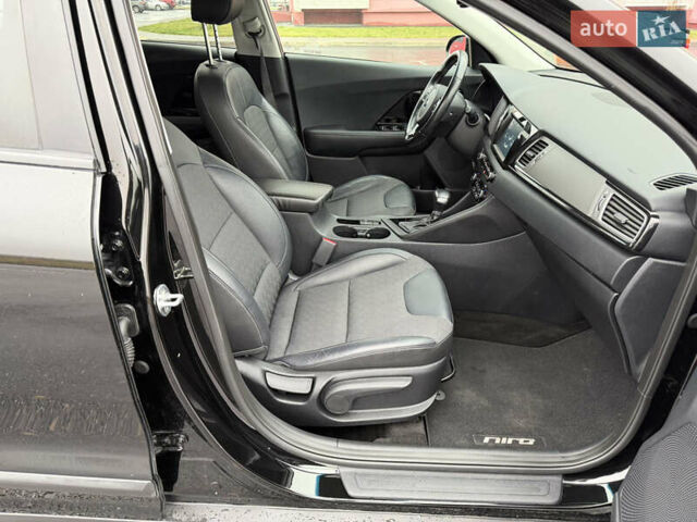 Черный Киа Niro, объемом двигателя 1.6 л и пробегом 98 тыс. км за 18999 $, фото 70 на Automoto.ua
