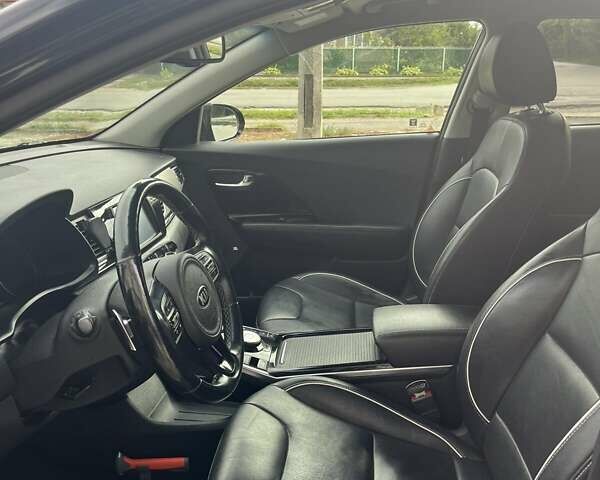 Черный Киа Niro, объемом двигателя 0 л и пробегом 209 тыс. км за 17200 $, фото 19 на Automoto.ua