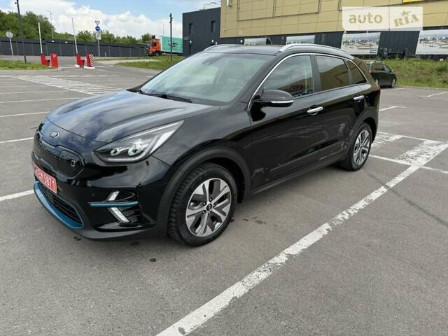 Чорний Кіа Niro, об'ємом двигуна 0 л та пробігом 112 тис. км за 19500 $, фото 7 на Automoto.ua