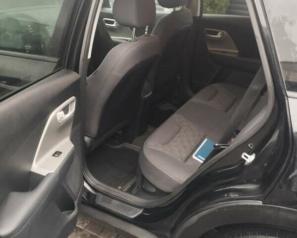 Чорний Кіа Niro, об'ємом двигуна 1.58 л та пробігом 89 тис. км за 14600 $, фото 4 на Automoto.ua