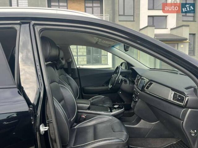 Черный Киа Niro, объемом двигателя 0 л и пробегом 209 тыс. км за 17200 $, фото 30 на Automoto.ua