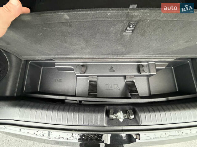 Черный Киа Niro, объемом двигателя 1.6 л и пробегом 98 тыс. км за 18999 $, фото 89 на Automoto.ua