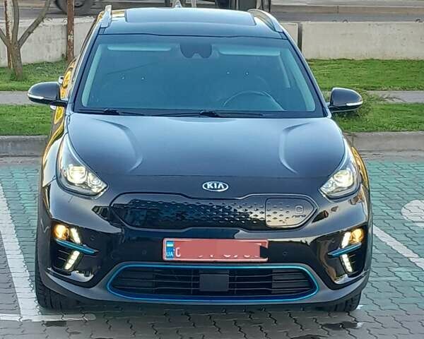 Чорний Кіа Niro, об'ємом двигуна 0 л та пробігом 138 тис. км за 19500 $, фото 7 на Automoto.ua