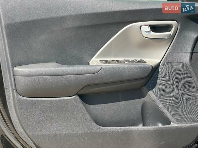 Черный Киа Niro, объемом двигателя 1.6 л и пробегом 65 тыс. км за 17440 $, фото 11 на Automoto.ua