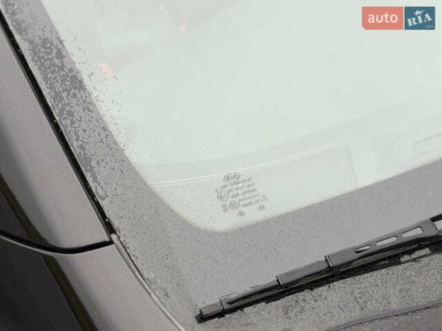 Черный Киа Niro, объемом двигателя 1.6 л и пробегом 98 тыс. км за 18999 $, фото 29 на Automoto.ua