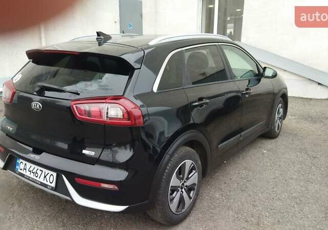 Черный Киа Niro, объемом двигателя 1.6 л и пробегом 57 тыс. км за 13900 $, фото 3 на Automoto.ua