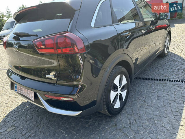 Черный Киа Niro, объемом двигателя 1.6 л и пробегом 202 тыс. км за 13499 $, фото 13 на Automoto.ua