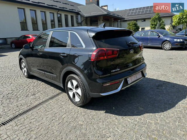 Черный Киа Niro, объемом двигателя 1.6 л и пробегом 202 тыс. км за 13499 $, фото 6 на Automoto.ua