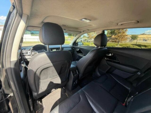 Чорний Кіа Niro, об'ємом двигуна 1.6 л та пробігом 35 тис. км за 16500 $, фото 9 на Automoto.ua