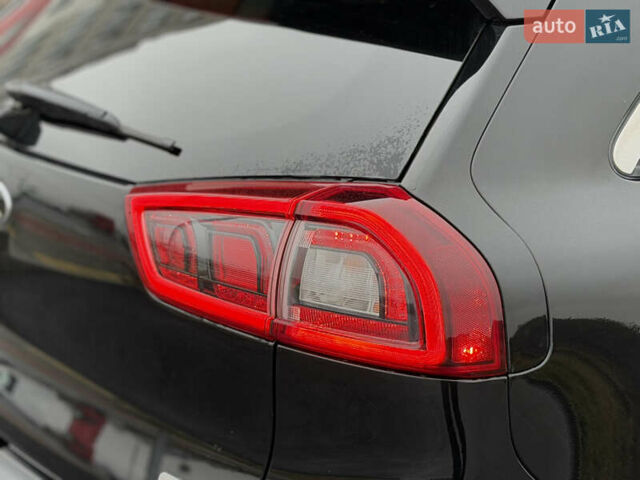 Черный Киа Niro, объемом двигателя 1.6 л и пробегом 98 тыс. км за 18999 $, фото 31 на Automoto.ua