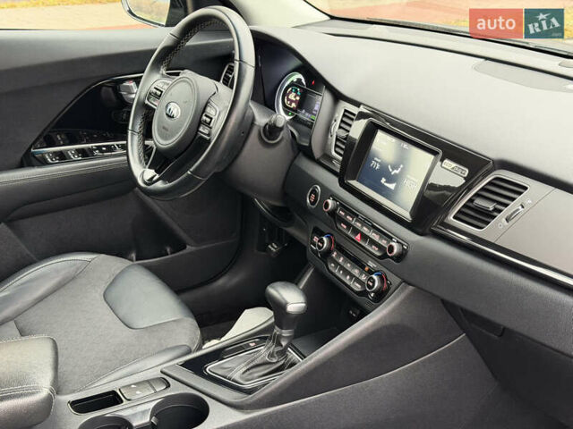 Черный Киа Niro, объемом двигателя 1.6 л и пробегом 98 тыс. км за 18999 $, фото 71 на Automoto.ua