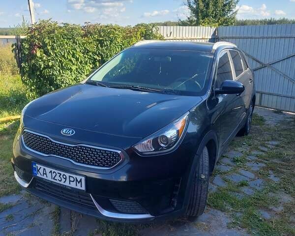 Чорний Кіа Niro, об'ємом двигуна 1.6 л та пробігом 177 тис. км за 15200 $, фото 3 на Automoto.ua