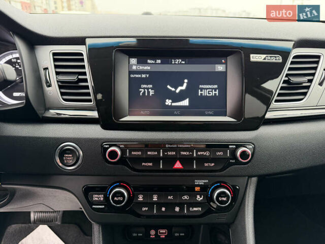 Черный Киа Niro, объемом двигателя 1.6 л и пробегом 98 тыс. км за 18999 $, фото 57 на Automoto.ua