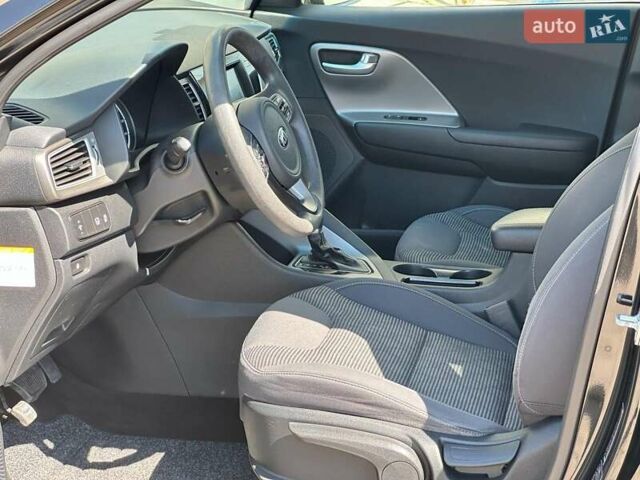 Черный Киа Niro, объемом двигателя 1.6 л и пробегом 65 тыс. км за 17440 $, фото 10 на Automoto.ua
