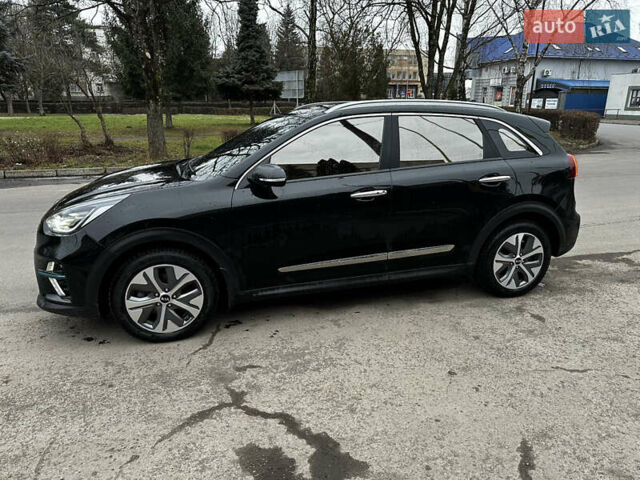 Чорний Кіа Niro, об'ємом двигуна 0 л та пробігом 190 тис. км за 16500 $, фото 5 на Automoto.ua