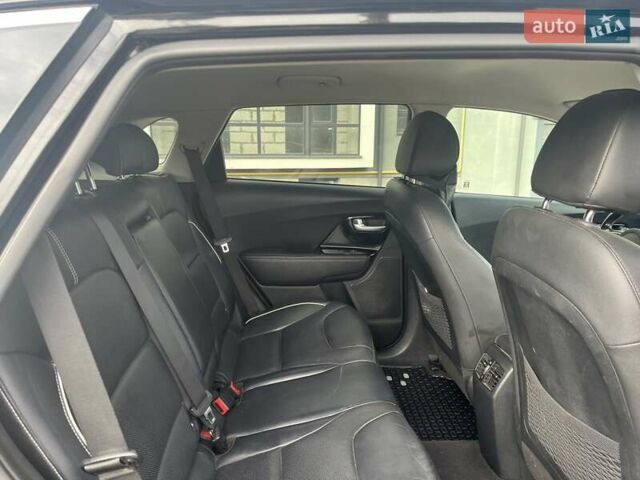 Черный Киа Niro, объемом двигателя 0 л и пробегом 209 тыс. км за 17200 $, фото 15 на Automoto.ua