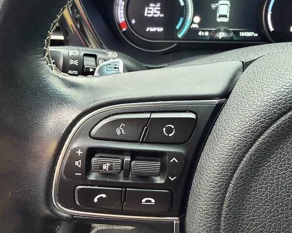 Чорний Кіа Niro, об'ємом двигуна 0 л та пробігом 165 тис. км за 18800 $, фото 24 на Automoto.ua