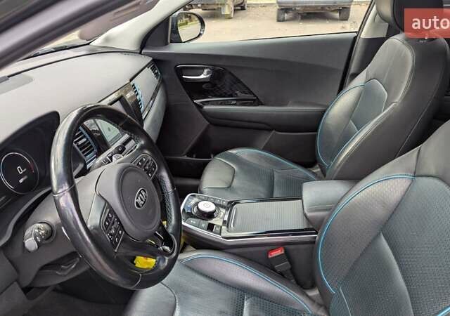 Черный Киа Niro, объемом двигателя 0 л и пробегом 135 тыс. км за 17300 $, фото 19 на Automoto.ua