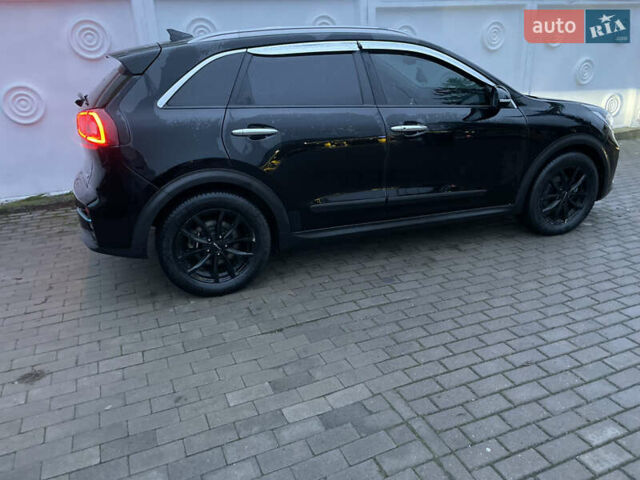 Черный Киа Niro, объемом двигателя 0 л и пробегом 207 тыс. км за 18500 $, фото 3 на Automoto.ua
