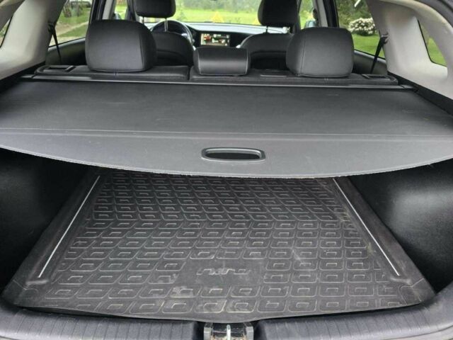 Чорний Кіа Niro, об'ємом двигуна 0 л та пробігом 78 тис. км за 11900 $, фото 9 на Automoto.ua