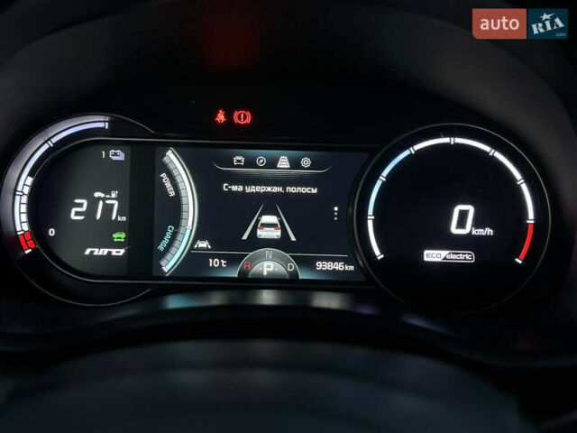 Чорний Кіа Niro, об'ємом двигуна 0 л та пробігом 93 тис. км за 18700 $, фото 58 на Automoto.ua