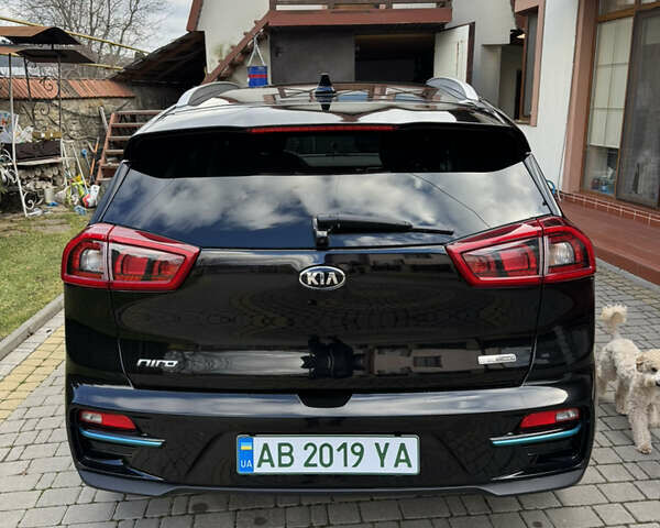 Чорний Кіа Niro, об'ємом двигуна 0 л та пробігом 174 тис. км за 18200 $, фото 6 на Automoto.ua