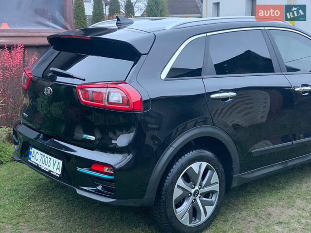 Чорний Кіа Niro, об'ємом двигуна 0 л та пробігом 159 тис. км за 17999 $, фото 2 на Automoto.ua