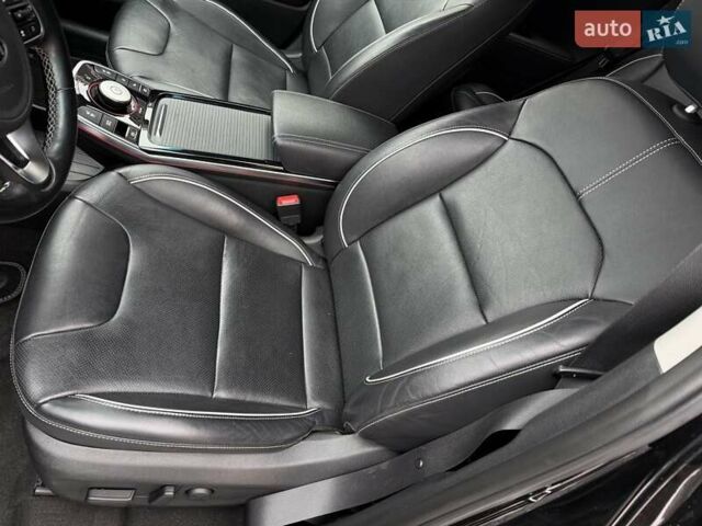 Чорний Кіа Niro, об'ємом двигуна 0 л та пробігом 165 тис. км за 18800 $, фото 16 на Automoto.ua