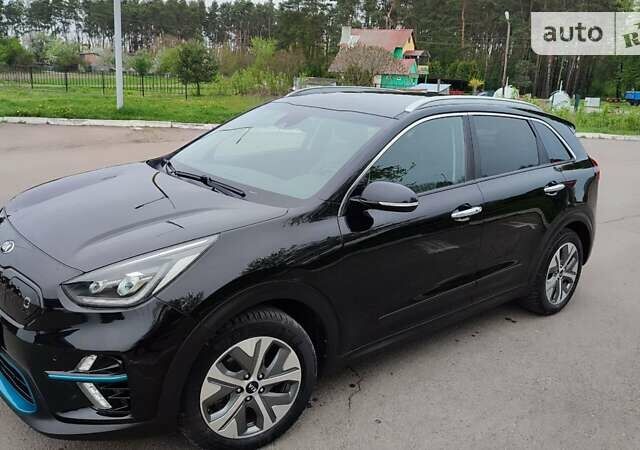 Чорний Кіа Niro, об'ємом двигуна 0 л та пробігом 105 тис. км за 19499 $, фото 8 на Automoto.ua