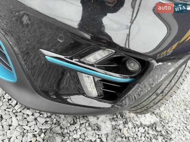 Чорний Кіа Niro, об'ємом двигуна 0 л та пробігом 165 тис. км за 18800 $, фото 9 на Automoto.ua
