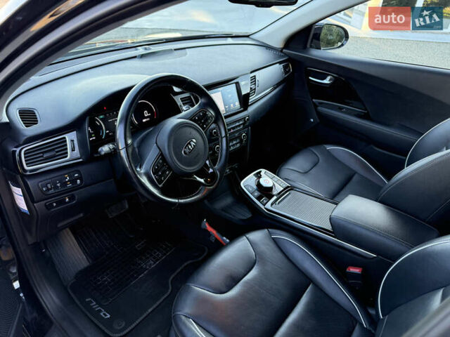 Черный Киа Niro, объемом двигателя 0 л и пробегом 71 тыс. км за 18999 $, фото 17 на Automoto.ua