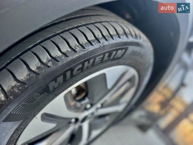 Черный Киа Niro, объемом двигателя 0 л и пробегом 68 тыс. км за 18750 $, фото 22 на Automoto.ua